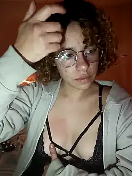 EmmaMelissa0521 online show from February 15, 10:31 pm