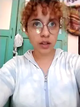 EmmaMelissa0521 online show from October 31, 10:00 pm