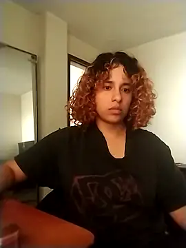 EmmaMelissa0521 online show from February 25, 9:13 pm