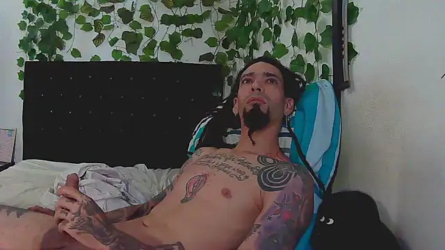 caribbeanlover1 online show from December 15, 1:37 pm