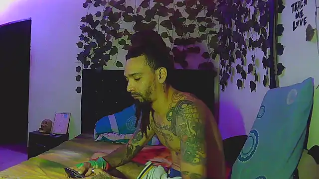 Snapshot of caribbeanlover1 chatting on January 12, 2:50 am caribbeanlover1 online show from January 12, 2:50 am