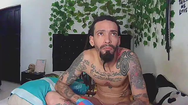 Snapshot of caribbeanlover1 chatting on January 12, 2:55 pm caribbeanlover1 online show from January 12, 2:55 pm