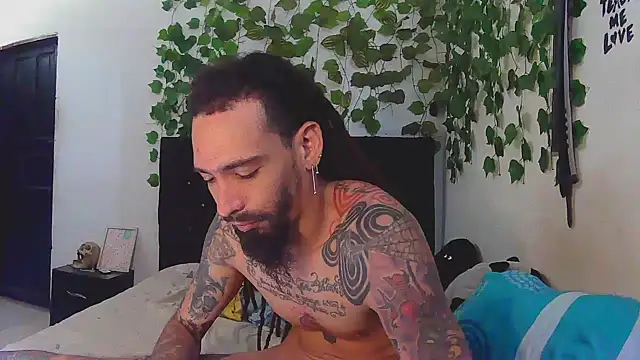 Snapshot of caribbeanlover1 chatting on January 15, 2:32 pm caribbeanlover1 online show from January 15, 2:32 pm