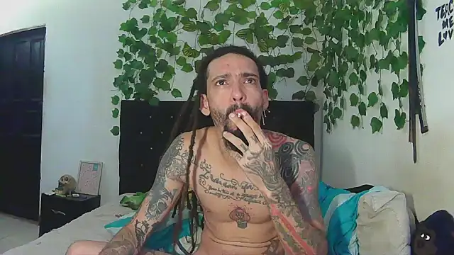 Snapshot of caribbeanlover1 chatting on January 19, 2:43 pm caribbeanlover1 online show from January 19, 2:43 pm