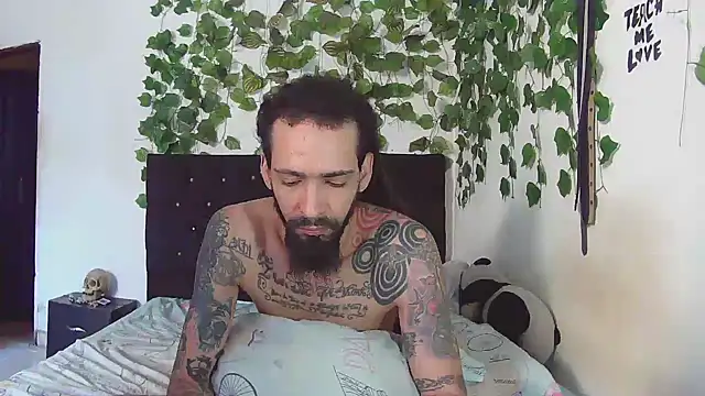 Snapshot of caribbeanlover1 chatting on February 18, 12:34 pm caribbeanlover1 online show from February 18, 12:34 pm