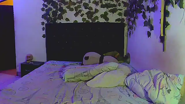 Snapshot of caribbeanlover1 chatting on February 23, 2:20 am caribbeanlover1 online show from February 23, 2:20 am