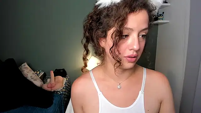 Snapshot of Cassandra_Caiin chatting on December 13, 12:42 am Cassandra Caiin online show from December 13, 12:42 am