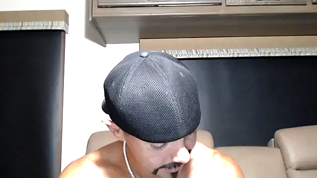 Snapshot of ThickD2C chatting on June 21, 7:49 pm ThickD2C online show from June 21, 7:49 pm