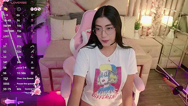 shanon- online show from October 3, 11:57 pm