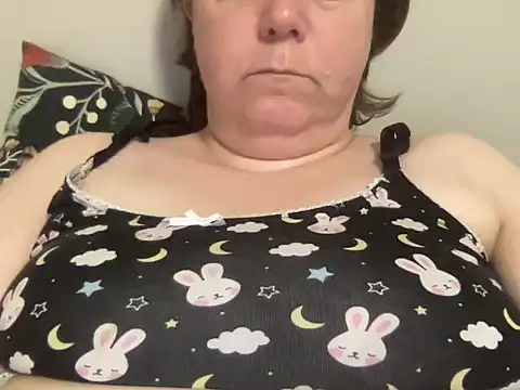 Snapshot of ParisNova chatting on January 5, 9:15 am ParisNova online show from January 5, 9:15 am