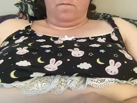 Snapshot of ParisNova chatting on January 23, 1:56 pm ParisNova online show from January 23, 1:56 pm