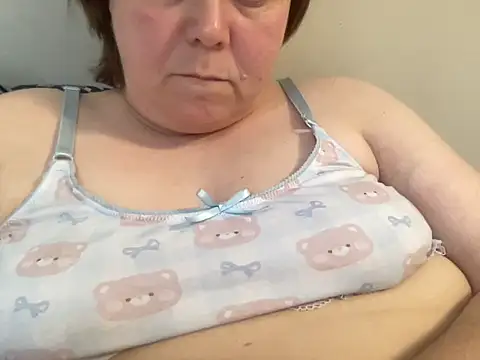 Snapshot of ParisNova chatting on February 9, 4:07 pm ParisNova online show from February 9, 4:07 pm