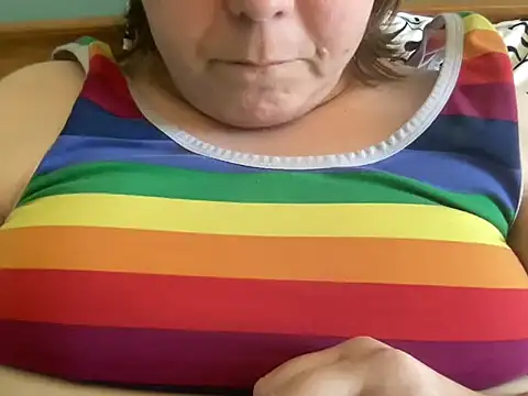 Snapshot of ParisNova chatting on March 12, 4:13 pm ParisNova online show from March 12, 4:13 pm