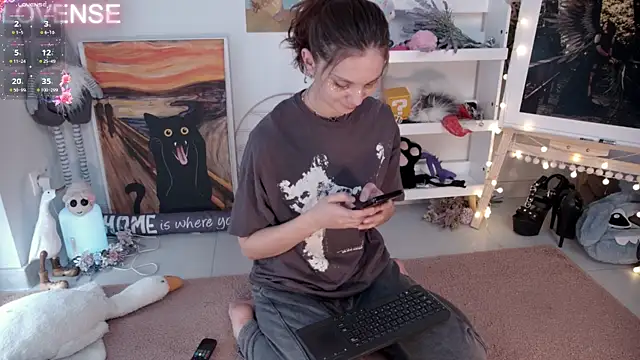 Careful i bite online show from January 31, 1:12 pm