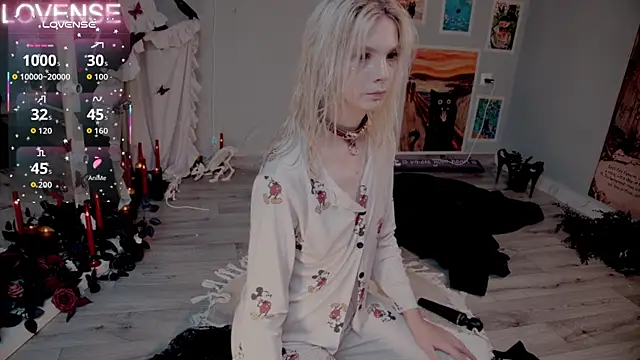 Careful i bite online show from November 1, 6:15 am