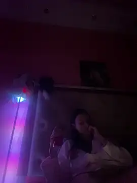 Flossy Vettie online show from March 8, 1:17 am