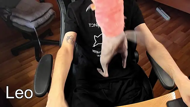 teelimata online show from January 31, 8:43 am