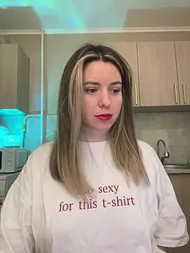 Snapshot of NastyushaaLove chatting on February 4, 5:12 pm NastyushaaLove online show from February 4, 5:12 pm