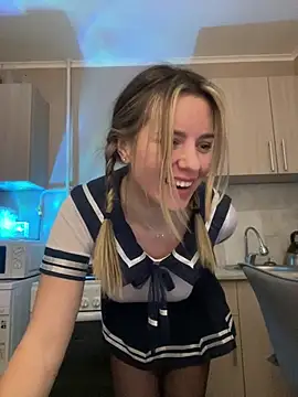 Snapshot of NastyushaaLove chatting on February 9, 10:21 pm NastyushaaLove online show from February 9, 10:21 pm