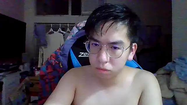 Snapshot of charlie_xdd chatting on February 13, 11:39 am charlie xdd online show from February 13, 11:39 am