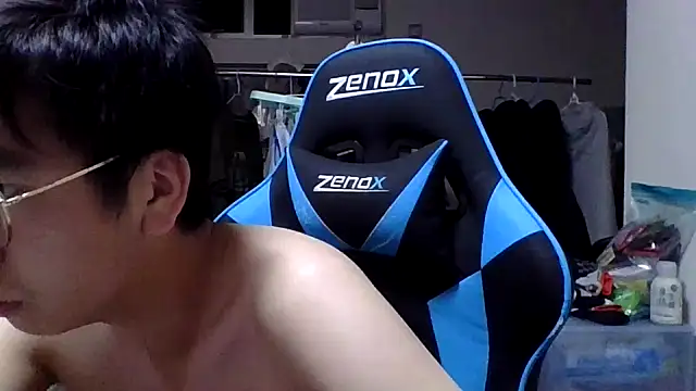 Snapshot of charlie_xdd chatting on March 15, 11:40 am charlie xdd online show from March 15, 11:40 am