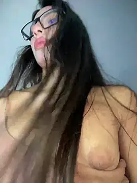 DulceLenns online show from March 17, 6:53 pm