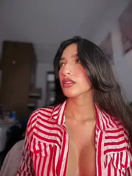 DulceLenns online show from February 2, 5:55 pm