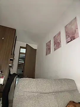 DulceLenns online show from April 12, 8:03 pm