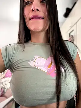 Emmily 19 online show from December 19, 3:30 pm