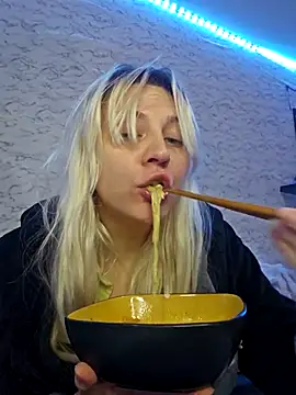 ScarletCallings420 online show from January 5, 10:24 pm