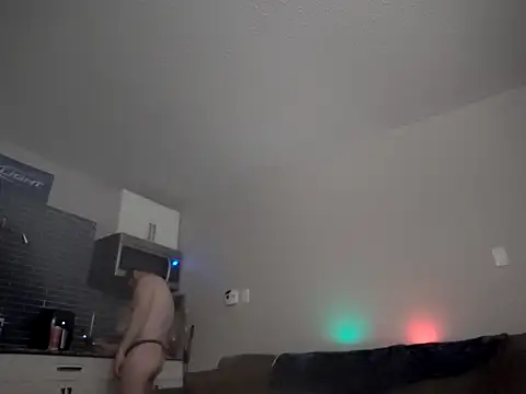 Snapshot of EZYves chatting on December 6, 12:34 am EZYves online show from December 6, 12:34 am