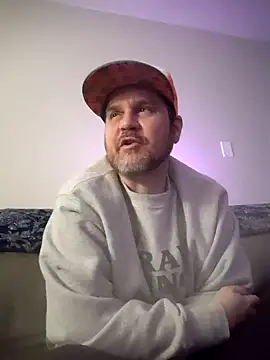 Snapshot of EZYves chatting on December 7, 4:09 am EZYves online show from December 7, 4:09 am