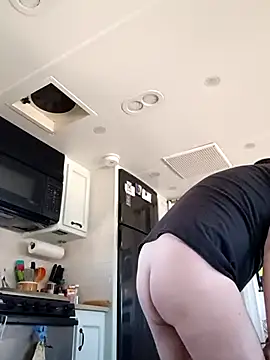 EZYves online show from February 22, 6:39 pm