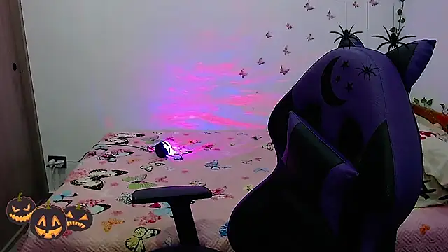 OriannaDomenechi online show from October 7, 1:03 am