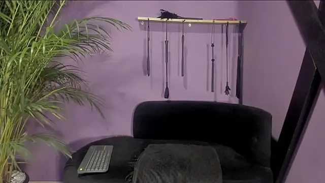 kathe hot online show from April 13, 7:52 pm