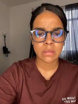 trianawhite online show from December 10, 8:49 pm