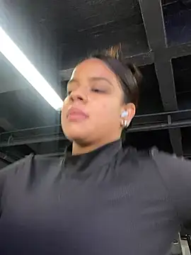 trianawhite online show from February 24, 8:03 pm