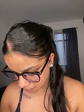 trianawhite online show from February 5, 10:47 pm