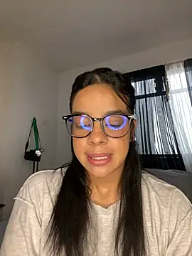 trianawhite online show from February 18, 3:08 pm