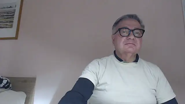 Snapshot of YOU6me chatting on December 20, 3:08 pm YOU6me online show from December 20, 3:08 pm