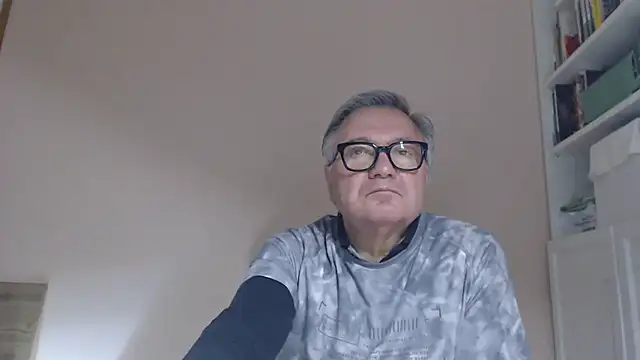 Snapshot of YOU6me chatting on January 31, 7:11 pm YOU6me online show from January 31, 7:11 pm