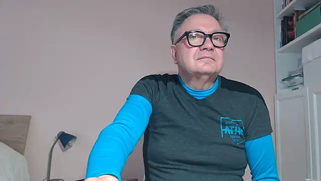 Snapshot of YOU6me chatting on March 1, 8:49 am YOU6me online show from March 1, 8:49 am