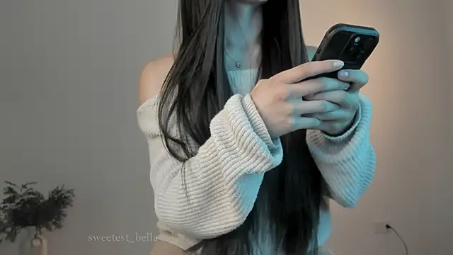 sweetest bella online show from March 15, 1:30 am