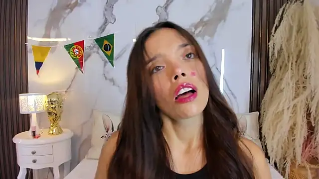 Snapshot of hannahill69 chatting on June 26, 4:50 am hannahill69 online show from June 26, 4:50 am