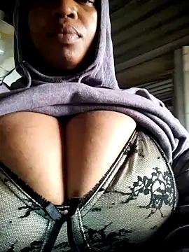 winterqueenx online show from April 16, 5:30 am