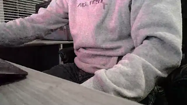 Snapshot of TrevorSteele chatting on February 15, 6:21 am TrevorSteele online show from February 15, 6:21 am