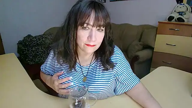 Lucretia Goldi  online show from February 8, 3:04 pm