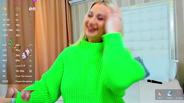 Snapshot of sassy_madeline chatting on November 11, 10:59 am sassy madeline online show from November 11, 10:59 am