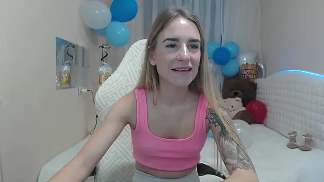 Snapshot of DeboraHorny chatting on October 5, 6:01 am DeboraHorny online show from October 5, 6:01 am