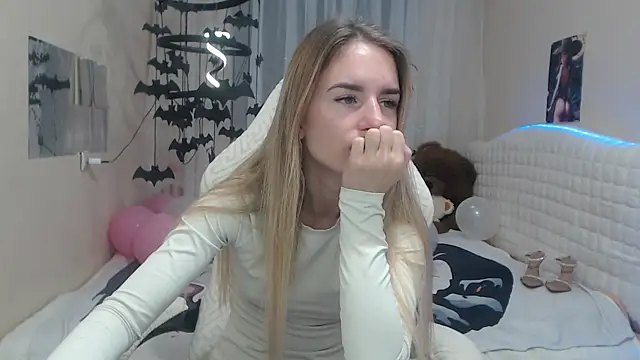 Snapshot of DeboraHorny chatting on October 16, 6:03 am DeboraHorny online show from October 16, 6:03 am